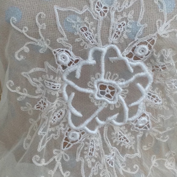 Sheer embroidered top - Picture 2 of 8